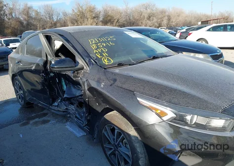 2023 Kia Forte Lxs z USA, uszkodzony, nr VIN 3KPF24AD4PE530292